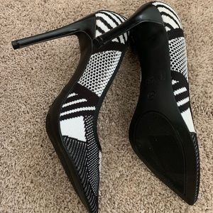 Rouge heels